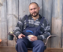 Стройка из бревна и палок